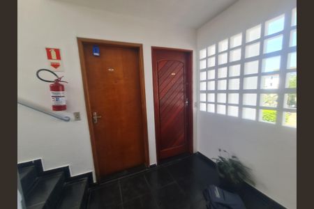 Apartamento para alugar com 46m², 2 quartos e 1 vagaLockbox instalado