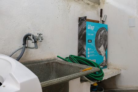 Casa à venda com 141m², 2 quartos e 4 vagas Casa à venda com 141m², 2 quartos e 4 vagasÁrea de Serviço