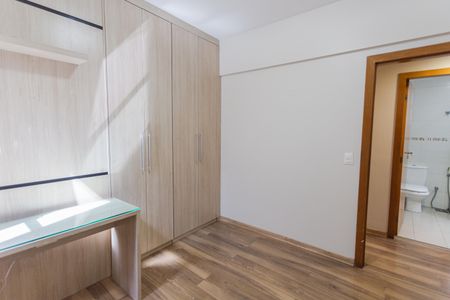Apartamento à venda com 94m², 3 quartos e 4 vagasQuarto 2