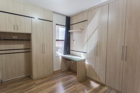 Apartamento à venda com 94m², 3 quartos e 4 vagasQuarto 2