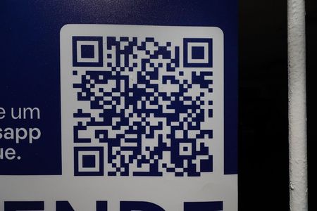 Casa à venda com 176m², 4 quartos e 6 vagas Casa à venda com 176m², 4 quartos e 6 vagasPlaquinha