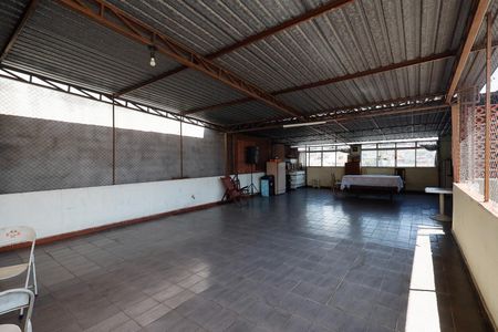 Casa à venda com 176m², 4 quartos e 6 vagas Casa à venda com 176m², 4 quartos e 6 vagasEspaço Gourmet