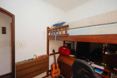 Casa à venda com 176m², 4 quartos e 6 vagas Casa à venda com 176m², 4 quartos e 6 vagasQuarto 2