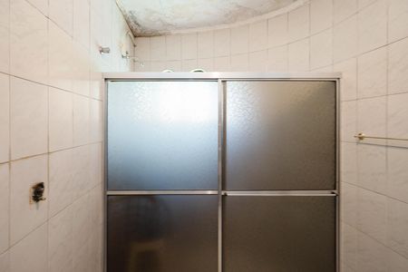 Casa à venda com 176m², 4 quartos e 6 vagas Casa à venda com 176m², 4 quartos e 6 vagasBanheiro da Suíte