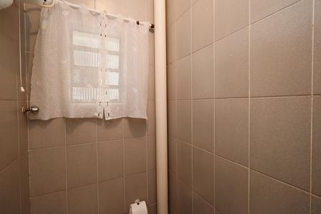 Casa à venda com 176m², 4 quartos e 6 vagas Casa à venda com 176m², 4 quartos e 6 vagasBanheiro 2