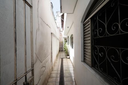 Casa à venda com 176m², 4 quartos e 6 vagas Casa à venda com 176m², 4 quartos e 6 vagasCorredor