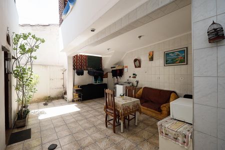 Casa à venda com 176m², 4 quartos e 6 vagas Casa à venda com 176m², 4 quartos e 6 vagasÁrea de Serviço