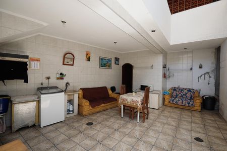 Casa à venda com 176m², 4 quartos e 6 vagas Casa à venda com 176m², 4 quartos e 6 vagasÁrea de Serviço