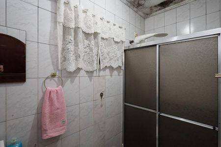 Casa à venda com 176m², 4 quartos e 6 vagas Casa à venda com 176m², 4 quartos e 6 vagasBanheiro