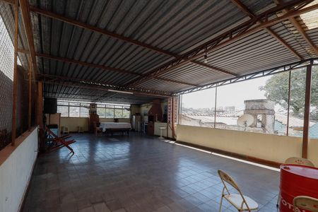 Casa à venda com 176m², 4 quartos e 6 vagas Casa à venda com 176m², 4 quartos e 6 vagasEspaço Gourmet