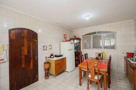 Casa à venda com 176m², 4 quartos e 6 vagas Casa à venda com 176m², 4 quartos e 6 vagasCozinha