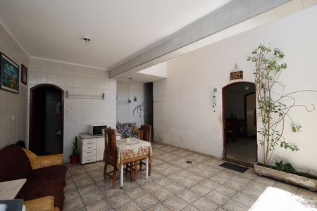 Casa à venda com 176m², 4 quartos e 6 vagas Casa à venda com 176m², 4 quartos e 6 vagasÁrea de Serviço