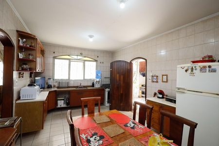 Casa à venda com 176m², 4 quartos e 6 vagas Casa à venda com 176m², 4 quartos e 6 vagasCozinha