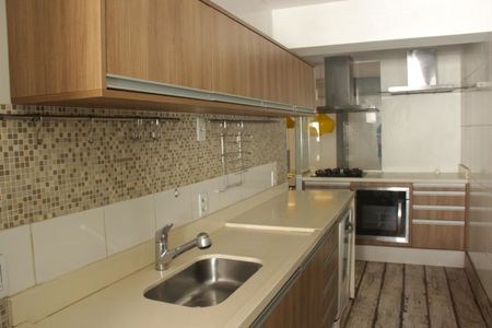 Apartamento para alugar com 84m², 2 quartos e 2 vagasCozinha e Área de Serviço