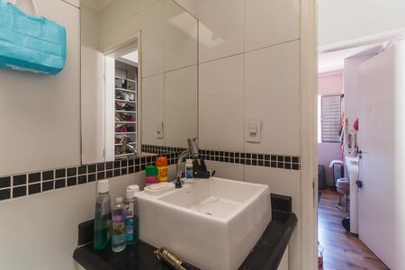 Casa de condomínio para alugar com 110m², 3 quartos e 3 vagasBanheiro