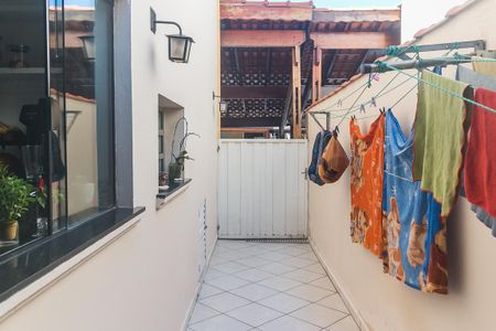 Casa de condomínio para alugar com 110m², 3 quartos e 3 vagasCorredor