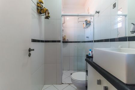 Casa de condomínio para alugar com 110m², 3 quartos e 3 vagasBanheiro da Suíte