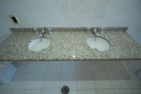Apartamento para alugar com 500m², 4 quartos e 3 vagasBanheiro Suíte 1