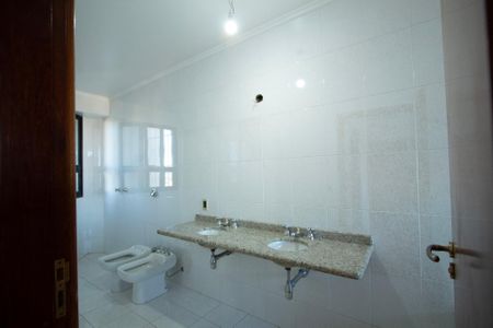 Apartamento para alugar com 500m², 4 quartos e 3 vagasBanheiro Suíte 1
