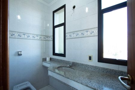 Apartamento para alugar com 500m², 4 quartos e 3 vagasBanheiro de Serviço