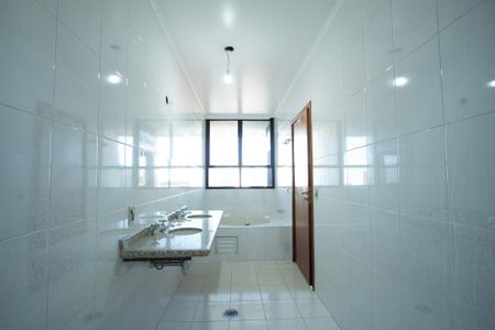 Apartamento para alugar com 500m², 4 quartos e 3 vagasBanheiro Suíte 1