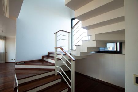 Apartamento para alugar com 500m², 4 quartos e 3 vagasEscada