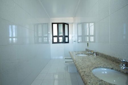 Apartamento para alugar com 500m², 4 quartos e 3 vagasBanheiro Suíte 1
