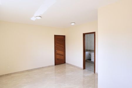 Sala de apartamento para alugar com 3 quartos, 80m² em Santa Efigênia, Belo Horizonte