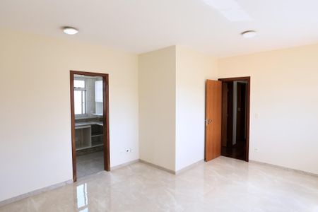 Sala de apartamento para alugar com 3 quartos, 80m² em Santa Efigênia, Belo Horizonte