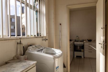 Apartamento à venda com 70m², 2 quartos e 1 vagaÁrea de Serviço