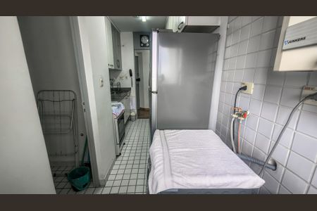 Apartamento à venda com 75m², 3 quartos e 1 vagaÁrea de Serviço