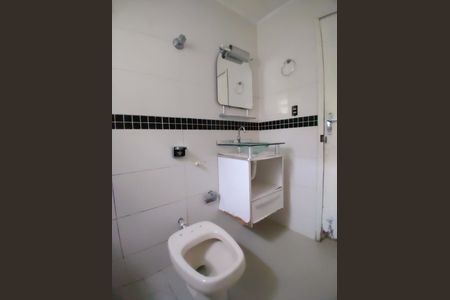 Banheiro de apartamento para alugar com 3 quartos, 90m² em Osvaldo Rezende, Uberlândia