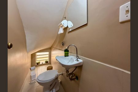 Casa à venda com 137m², 3 quartos e 2 vagasLavabo