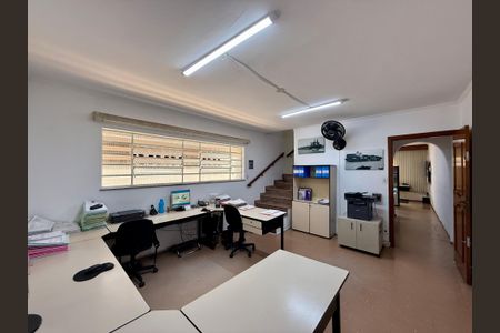 Casa à venda com 137m², 3 quartos e 2 vagasSala 