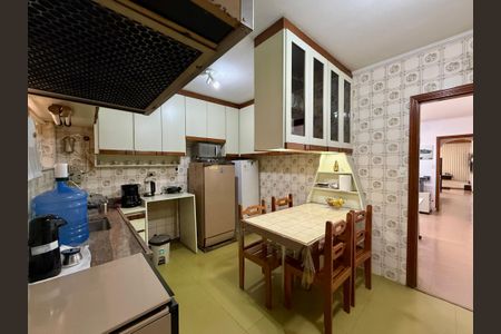 Casa à venda com 137m², 3 quartos e 2 vagasCozinha