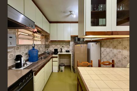 Casa à venda com 137m², 3 quartos e 2 vagasCozinha