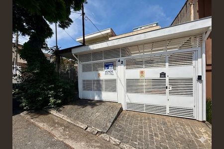 Casa à venda com 137m², 3 quartos e 2 vagasFachada 