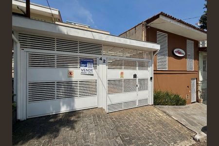 Casa à venda com 137m², 3 quartos e 2 vagasFachada 