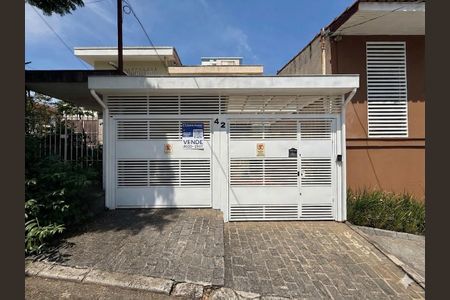 Casa à venda com 137m², 3 quartos e 2 vagasFachada 