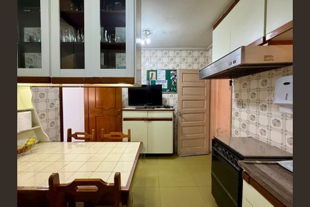 Casa à venda com 137m², 3 quartos e 2 vagasCozinha