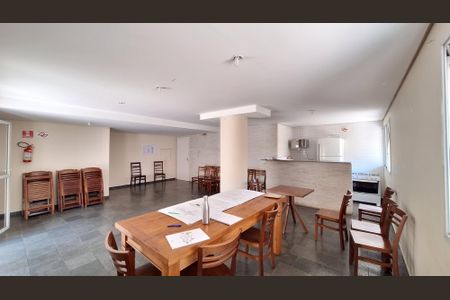 Apartamento para alugar com 50m², 2 quartos e sem vagaÁrea comum - Salão de festas