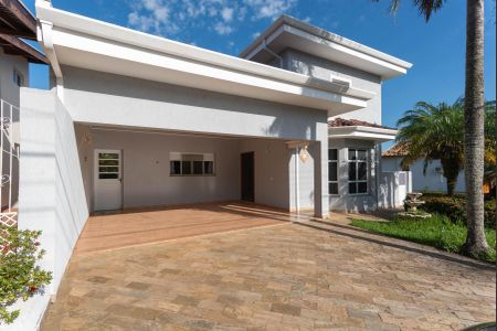 Casa de condomínio para alugar com 422m², 4 quartos e 4 vagasFachada