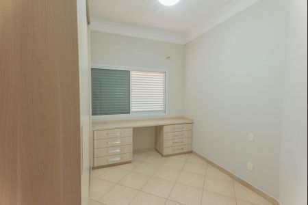 Casa de condomínio para alugar com 422m², 4 quartos e 4 vagasQuarto 2