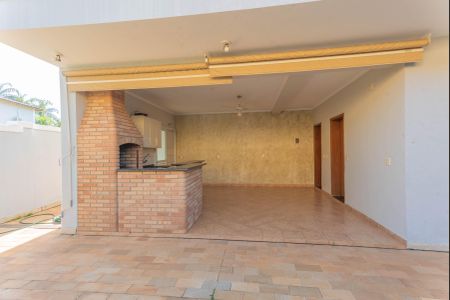 Casa de condomínio para alugar com 422m², 4 quartos e 4 vagas Churrasqueira