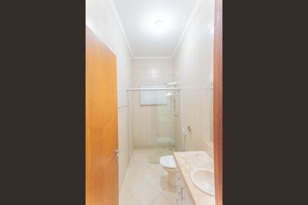 Casa de condomínio para alugar com 422m², 4 quartos e 4 vagasBanheiro