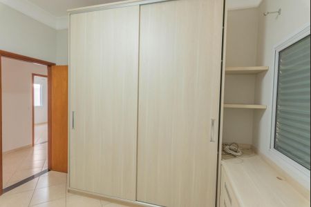Casa de condomínio para alugar com 422m², 4 quartos e 4 vagasQuarto 2