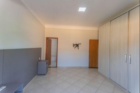 Casa de condomínio para alugar com 422m², 4 quartos e 4 vagasSuíte 1