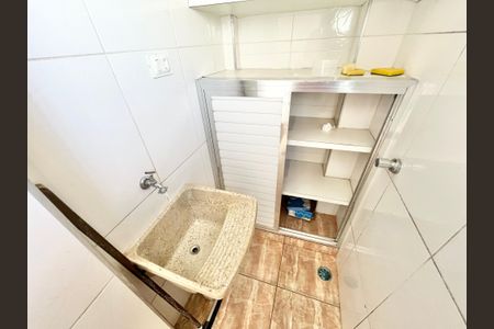Apartamento à venda com 70m², 2 quartos e 1 vagaÁrea de Serviço