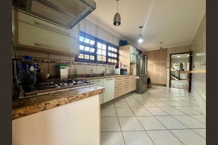 Casa à venda com 322m², 3 quartos e 5 vagasFoto 09