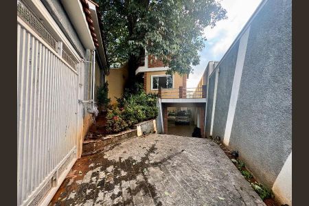 Casa à venda com 322m², 3 quartos e 5 vagasFoto 02